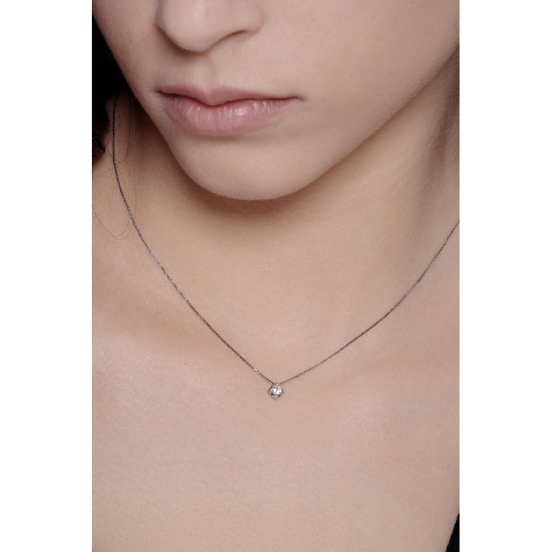 Solitaire necklace with 0.10 ct diamond 18kt gold Solitaire necklace with 0.10 ct diamond 18kt gold