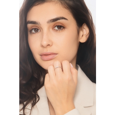 18k white gold trilogy ring with diamonds