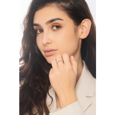 Trilogy ring with diamonds in white gold 18k