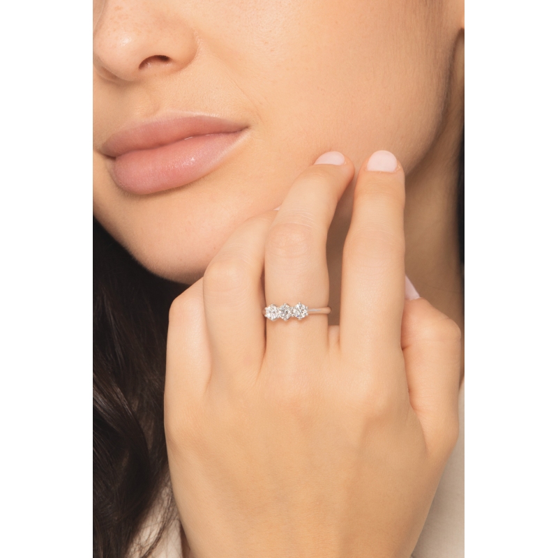 Trilogy ring with diamonds in white gold 18k Trilogy ring with diamonds in white gold 18k