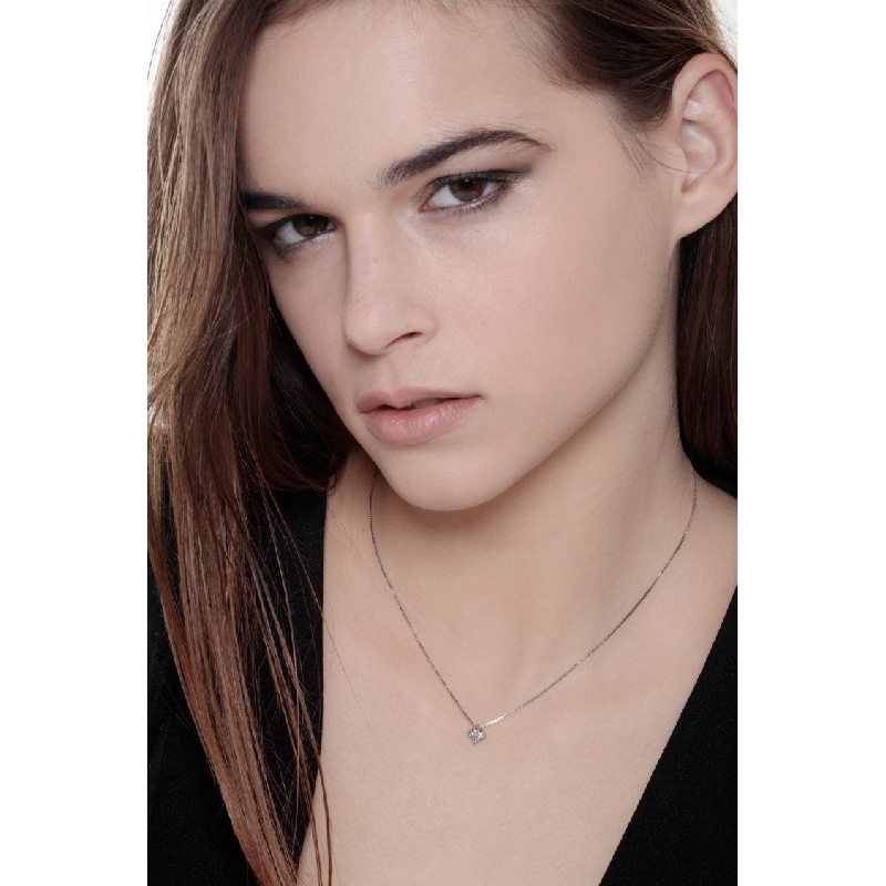 18k white gold solitaire necklace with 0.20 ct diamond 18k white gold solitaire necklace with 0.20 ct diamond