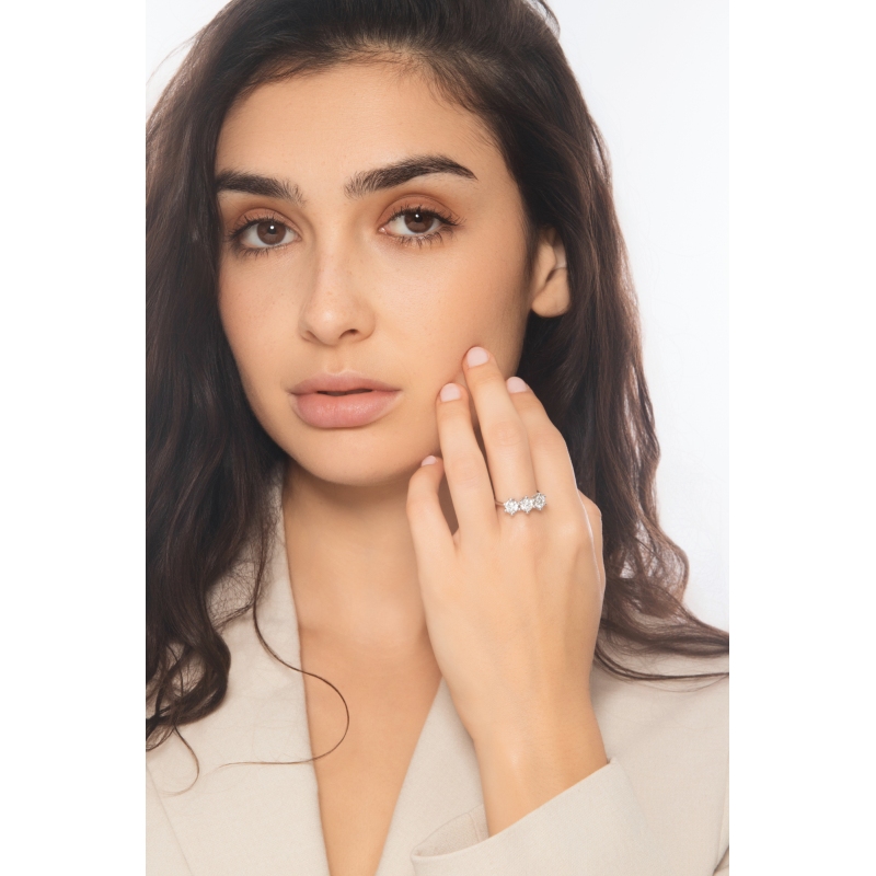 Trilogy Diamond Ring in white gold 18k  Trilogy Diamond Ring in white gold 18k