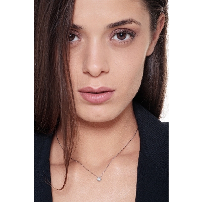 18k white gold solitaire necklace with 0.25 ct diamond