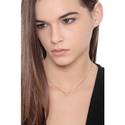 18k white gold solitaire necklace with 0.40 ct diamond