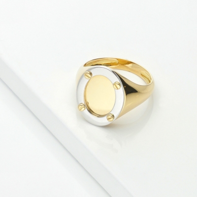 Men nautical signet oval ring in 18kt gold