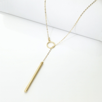 Sliding bar adjustable necklace in 18kt yellow gold