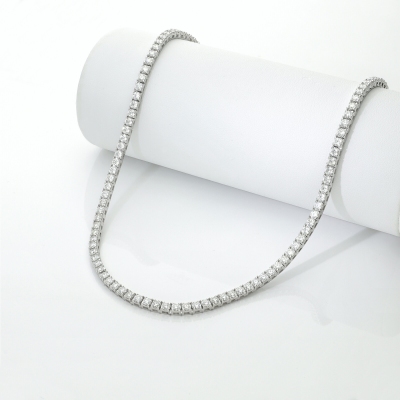 Tennis necklace in 18kt white gold
