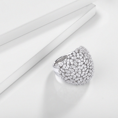 Cocktail diamond dome ring in 18kt white gold
