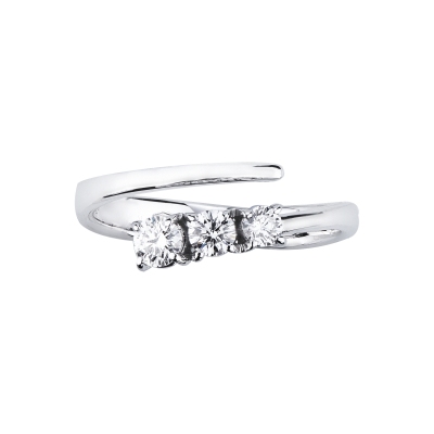 TOI&MOI ring in 18k white gold with three diamonds