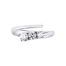 TOI&MOI ring with three diamonds in 18k white gold 2