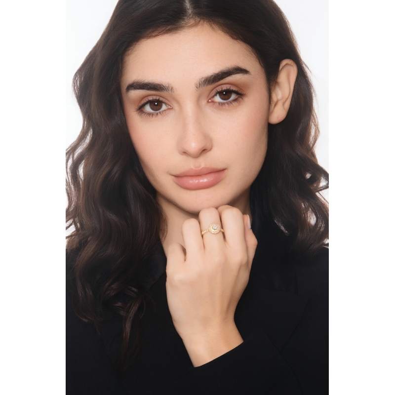 Round diamond pavè ring in 18kt yellow gold