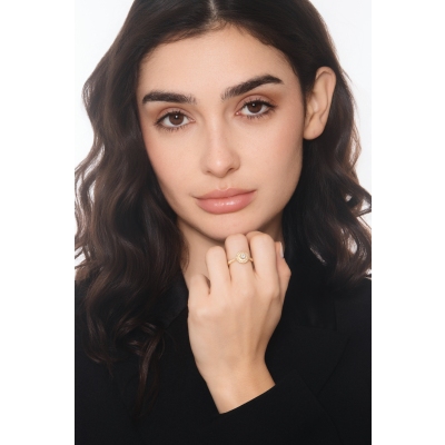 Round diamond pavè ring in 18kt yellow gold