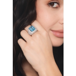 18k white gold ring with aquamarine and diamond pavé 2