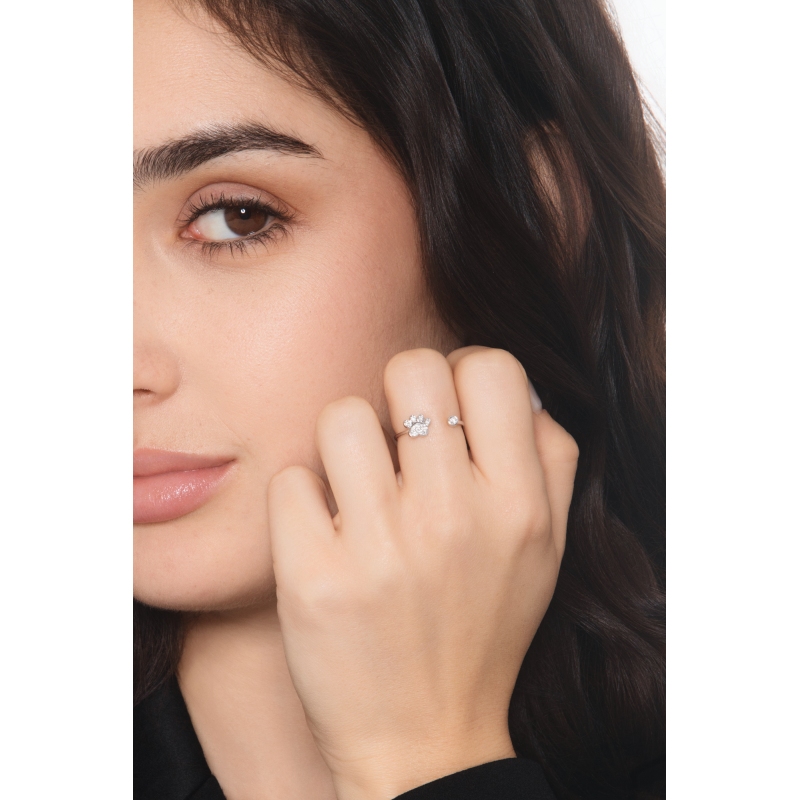 Diamond pavé paw print ring in 18kt white gold