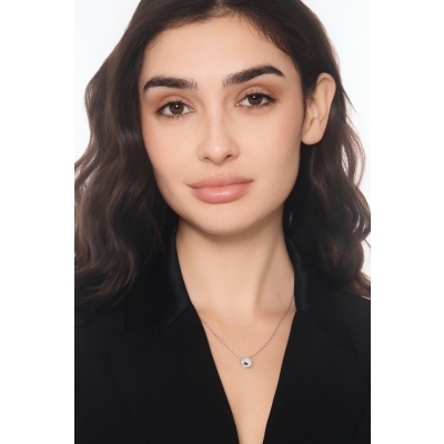 Diamond pavè pendant necklace with sapphire in 18kt white gold