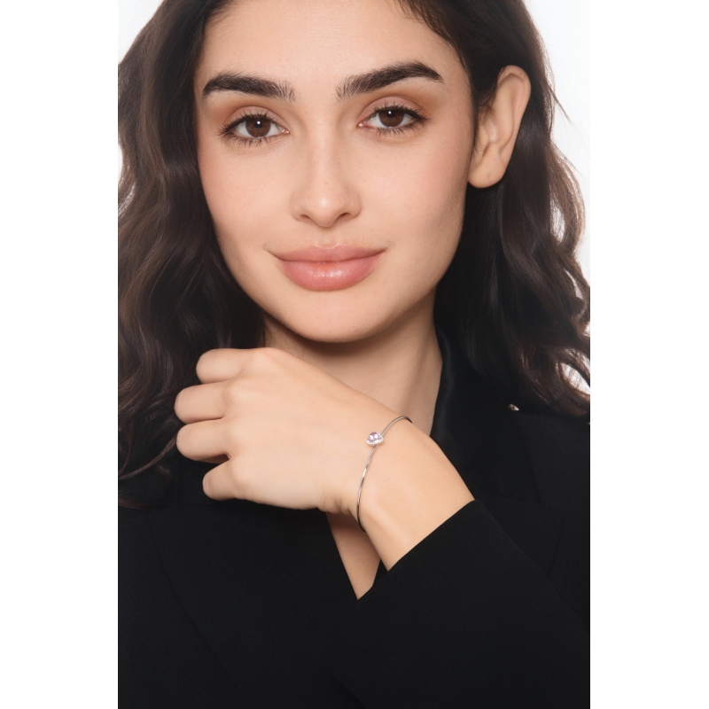 Thin bangle bracelet with diamonds and heart-shaped amethyst in 18kt white gold