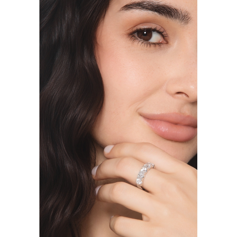 White gold 18k 5 diamonds half eternity ring ct 2,20  White gold 18k 5 diamonds half eternity ring ct 2,20