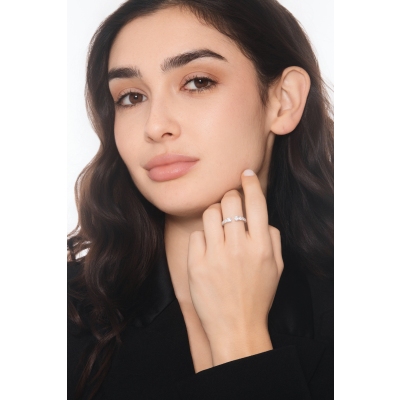 White gold 18k ring with diamonds