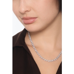 Marquise-cut diamond necklace in 18kt white gold 2