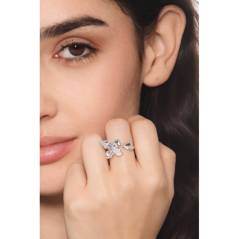 Modern flower open ring with diamonds in 18kt white gold
