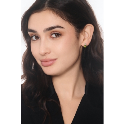 Green peridot and diamond stud earrings in 18kt white gold