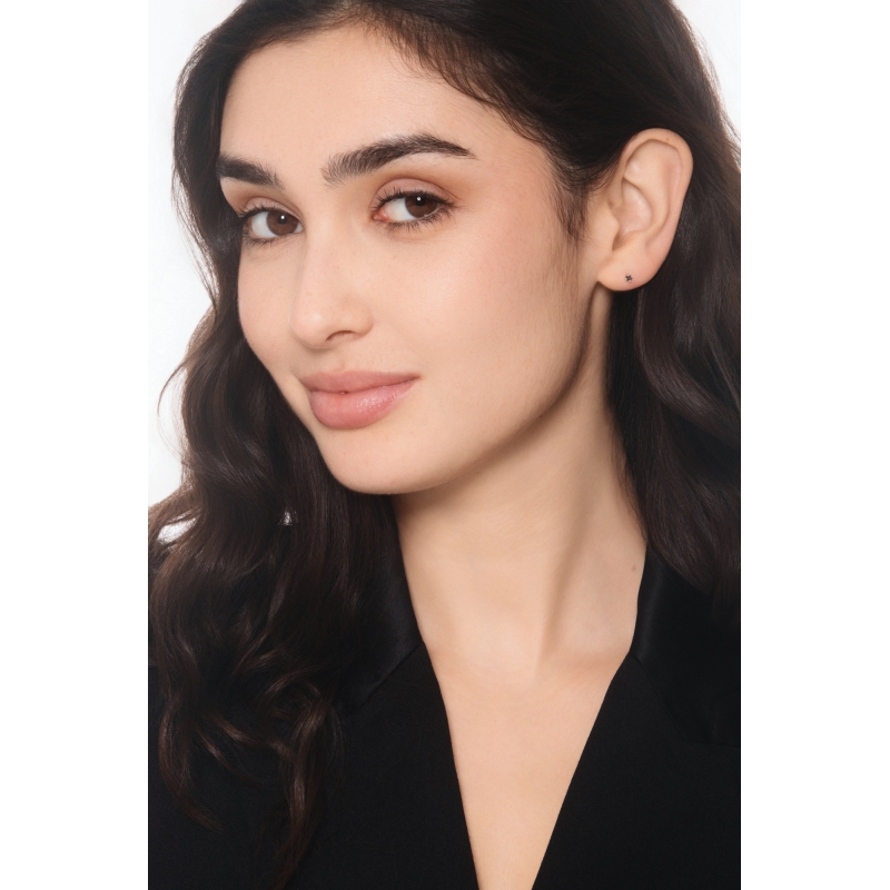 Black diamond single earring in white gold 18k Black diamond single earring in white gold 18k