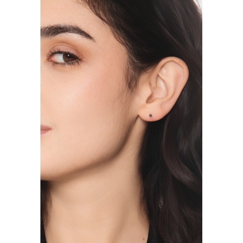 Black diamond single earring in white gold 18k Black diamond single earring in white gold 18k