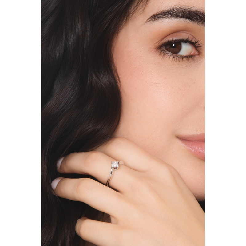 Solitaire ring in white gold 18k with diamond 0,50 ct Solitaire ring in white gold 18k with diamond 0,50 ct