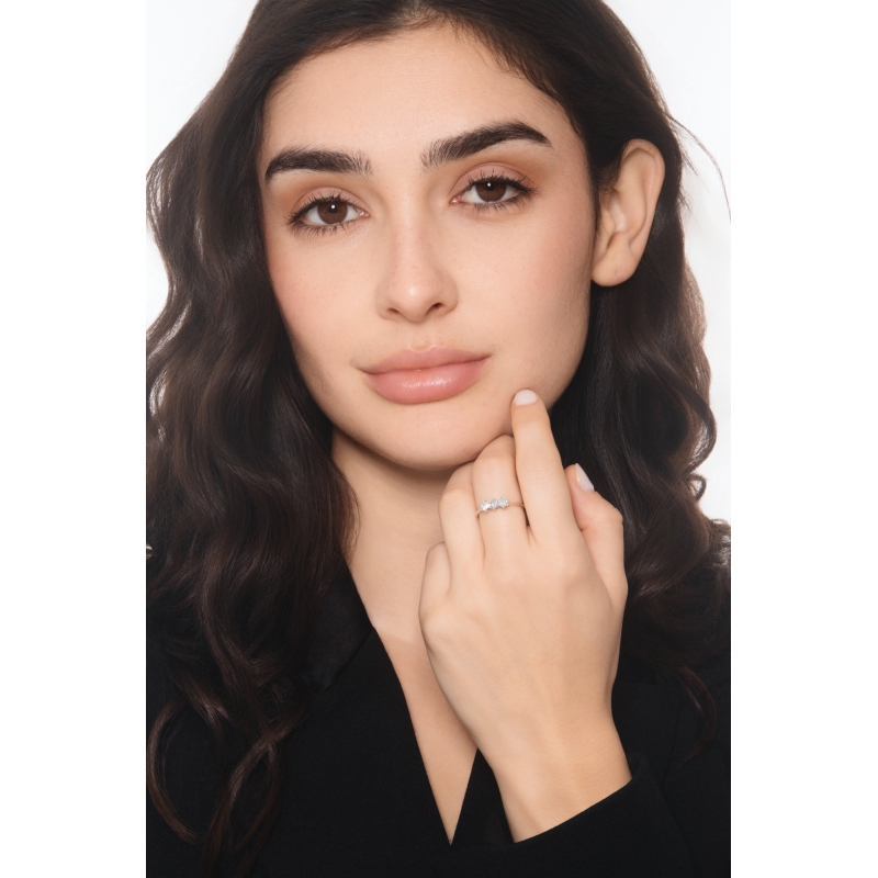 Diamond trilogy classic ring in 18kt white gold