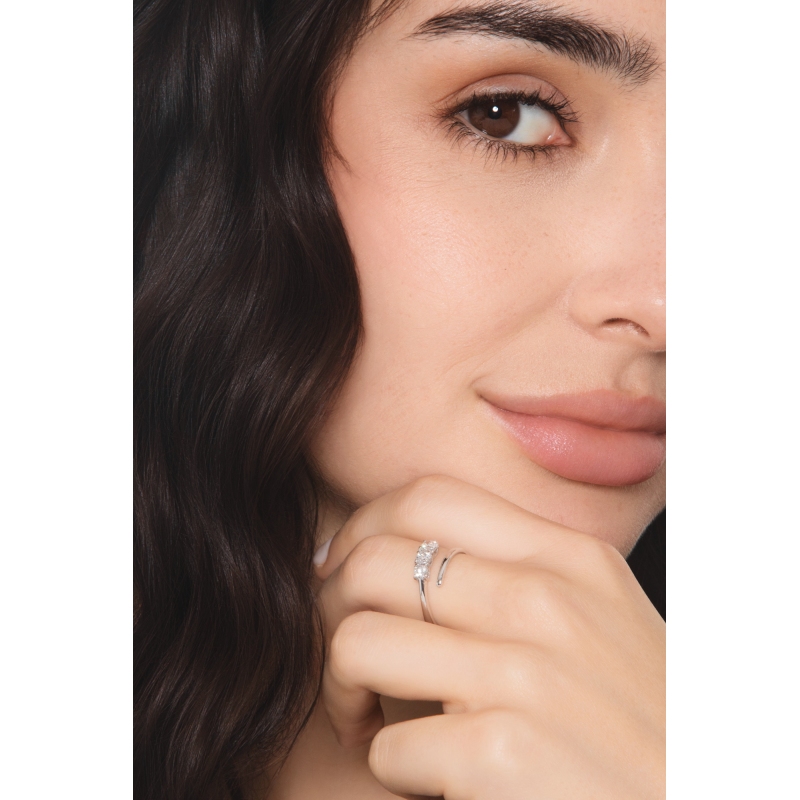 TOI&MOI ring in 18k white gold with three diamonds TOI&MOI ring in 18k white gold with three diamonds