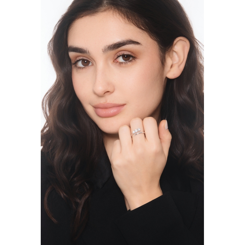 White gold 750 TOI&MOI ring with three diamonds White gold 750 TOI&MOI ring with three diamonds