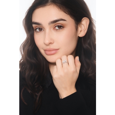 White gold 750 TOI&MOI ring with three diamonds