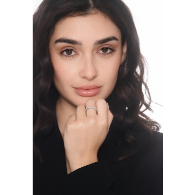 White gold 18k eternity ring with diamonds 