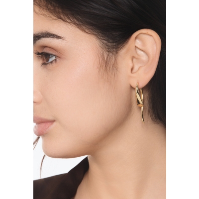 Modern hoop earrings in 18kt yellow gold