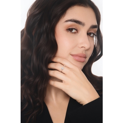 Diamond pavé paw print ring in 18kt white gold