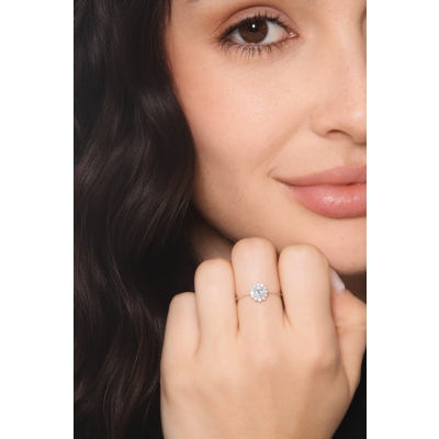 Aquamarine diamond halo ring in 18kt white gold