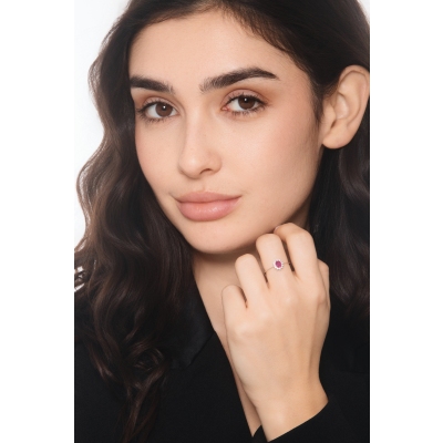 Ruby diamond halo ring in 18kt white gold 