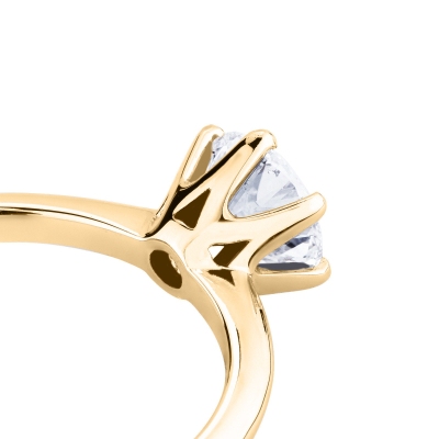 IGI certified diamond solitaire ring in 18kt yellow gold
