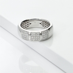 18k white gold men band ring with diamonds