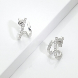 18k white gold diamond design earrings