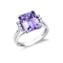 Ring in white gold 18k with central amethyst and 3 diamonds per side