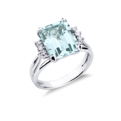 18k white gold ring with central aquamarine and 3 diamonds per side
