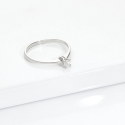 Solitaire in white gold 18k with a 0.15 ct diamond