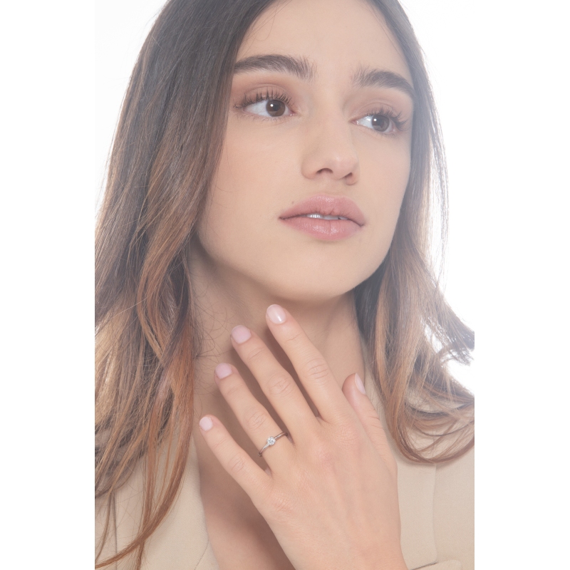 Solitaire ring in white gold 18k with diamond, ct 0,30