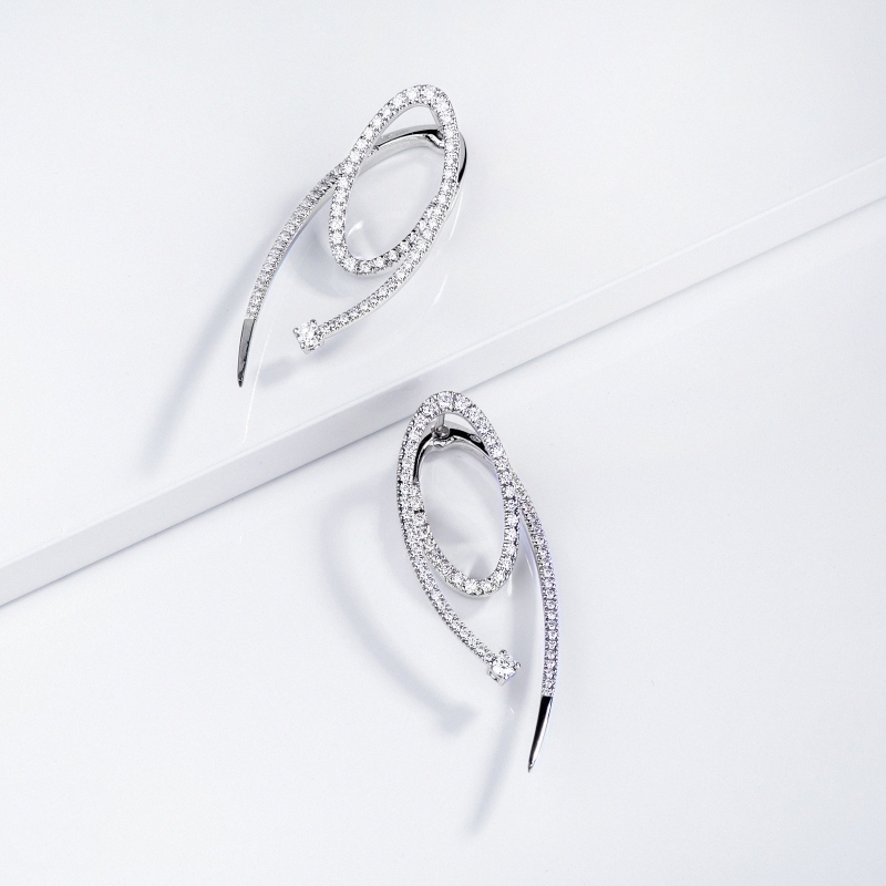 Drop diamond design earrings in white gold 750