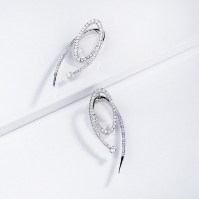 Drop diamond design earrings in white gold 750