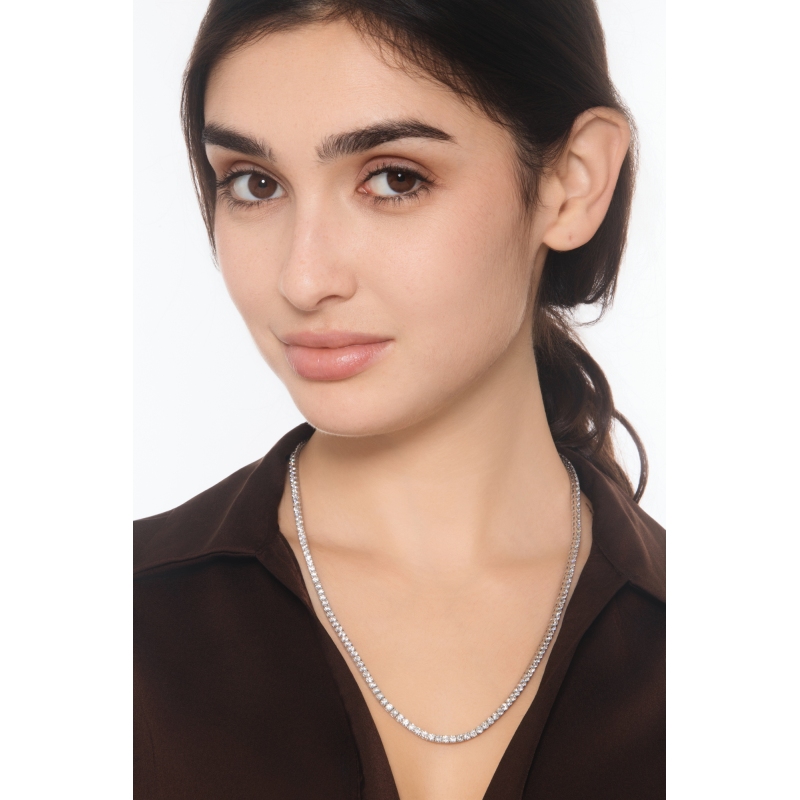 Tennis necklace in 18k white gold with diamonds 