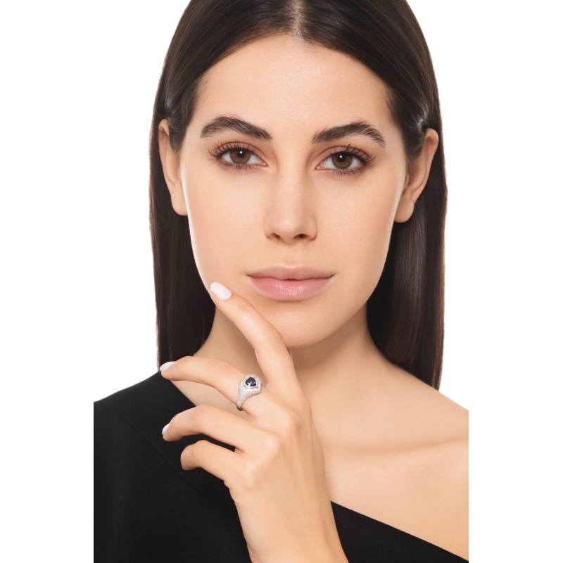 18k white gold blue heart sapphire and diamonds signet ring