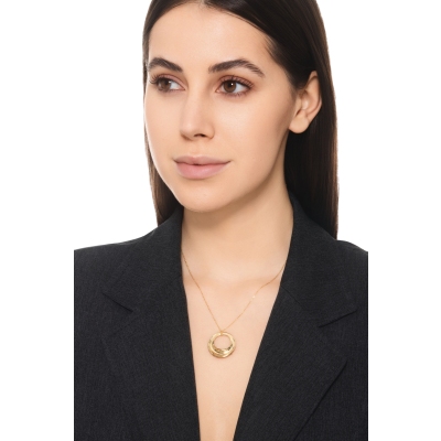 750 yellow gold necklace with an openwork circle pendant