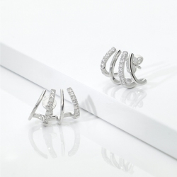 18k white gold earrings with 4 alternating polished and diamond rows